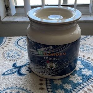 Boston Celtics/bruins jar